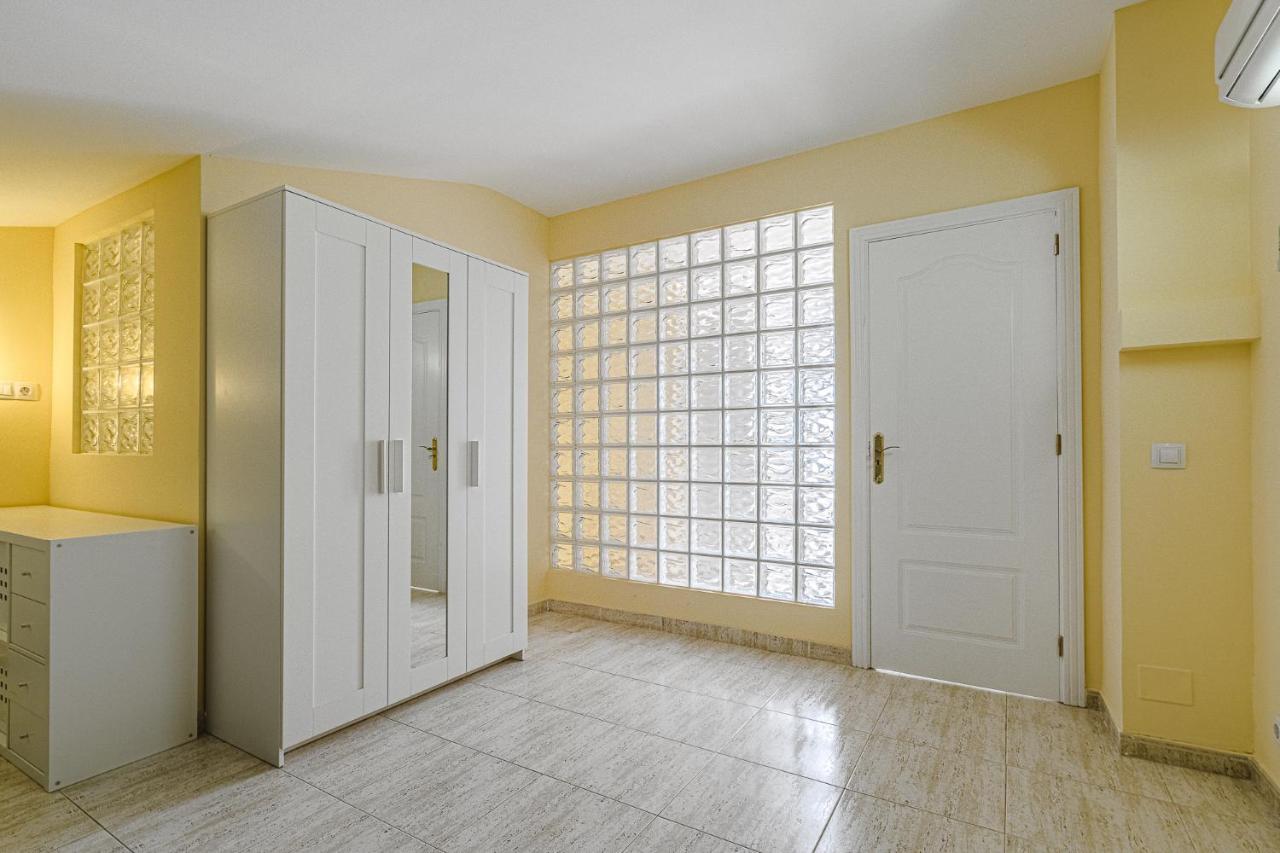 Red Large Family Apartment, Three Floors, 10 Guests Costa Adeje  Luaran gambar