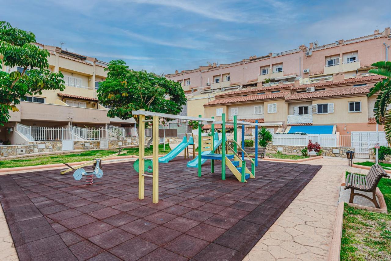 Red Large Family Apartment, Three Floors, 10 Guests Costa Adeje  Luaran gambar