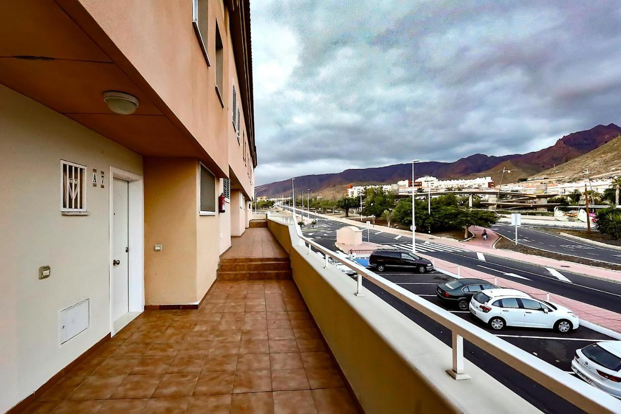Red Large Family Apartment, Three Floors, 10 Guests Costa Adeje  Luaran gambar